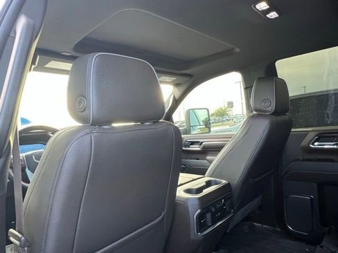 Used 2024 GMC Sierra 2500 Denali w/ Denali Reserve Package AWD/4WD image 9