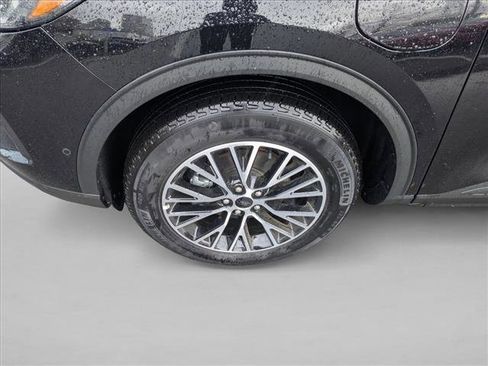 New 2024 Ford Escape SE w/ PHEV Premium Package image 10