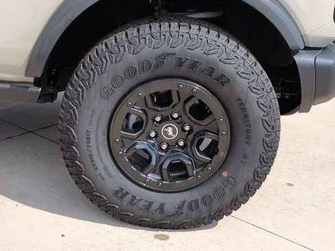 Used 2025 Ford Bronco Badlands AWD/4WD image 11