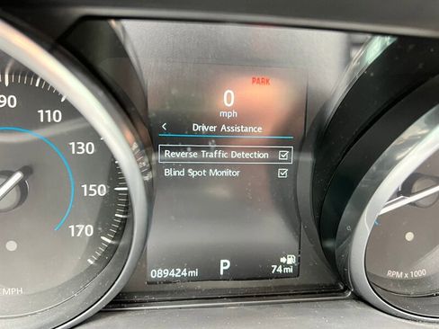 Used 2017 Jaguar F-PACE Prestige image 36