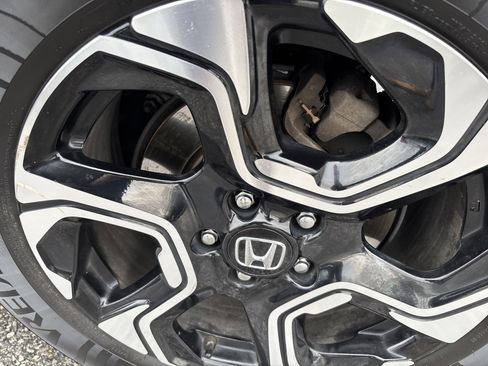 Used 2018 Honda CR-V Touring image 10