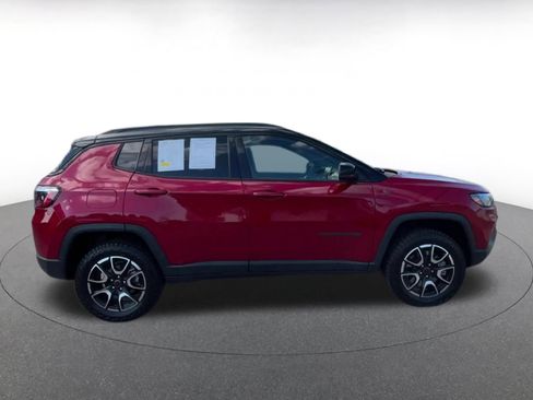Used 2025 Jeep Compass Trailhawk AWD/4WD image 16