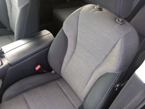 Used 2021 Nissan Rogue SV image 11