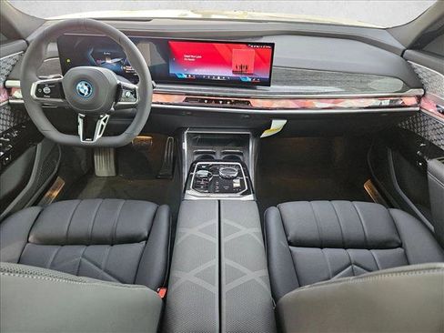 New 2026 BMW i7 xDrive60 w/ Executive Package AWD/4WD image 14