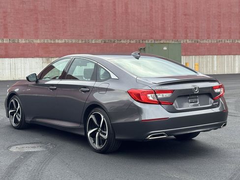 Used 2018 Honda Accord Sport image 4