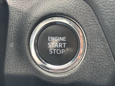 Used 2025 Toyota RAV4 XLE FWD image 23