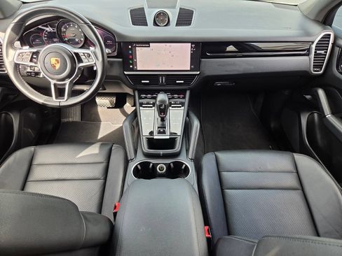 Used 2022 Porsche Cayenne AWD/4WD image 13