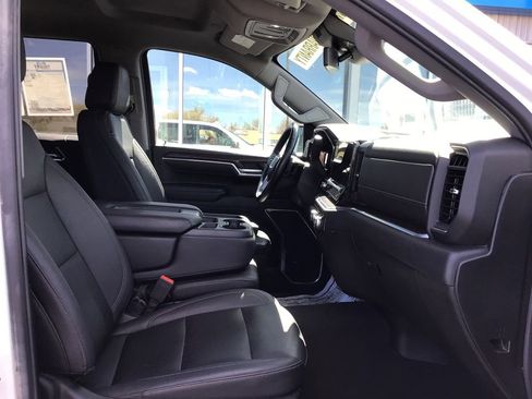 Used 2025 GMC Sierra 1500 SLT image 7