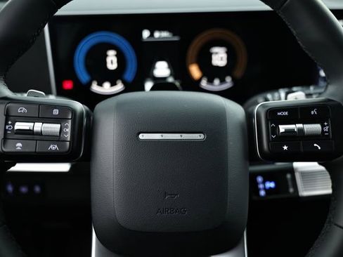 Certified 2025 Hyundai Santa Fe SEL image 32