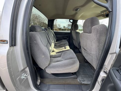 Used 2006 Chevrolet Silverado 2500 LT w/ Heavy-Duty Power Package image 20