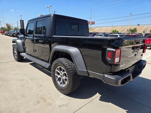 Used 2025 Jeep Gladiator Sport AWD/4WD image 5