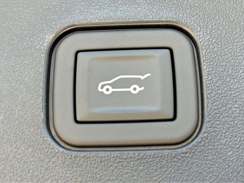 New 2026 Cadillac Vistiq Sport image 23