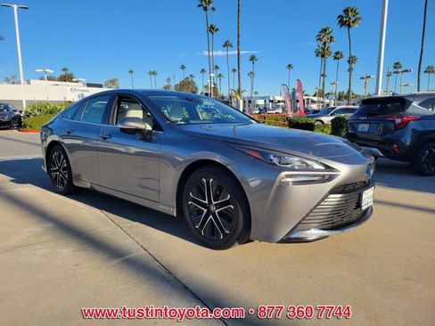 Certified 2021 Toyota Mirai image 2