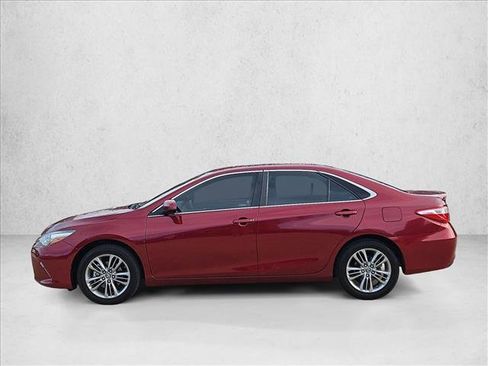 Used 2017 Toyota Camry SE image 9