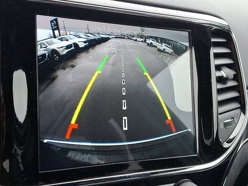 Used 2019 Jeep Grand Cherokee Limited w/ Luxury Group II image 21