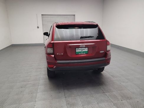 Used 2017 Jeep Compass Latitude AWD/4WD image 6