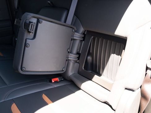 Used 2024 GMC Sierra 1500 AT4 w/ Technology Package AWD/4WD image 21