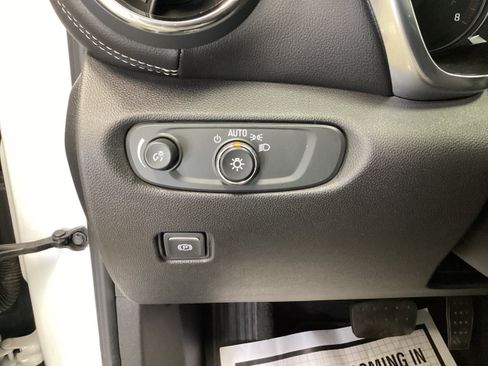 Used 2023 Chevrolet Blazer LT FWD image 18
