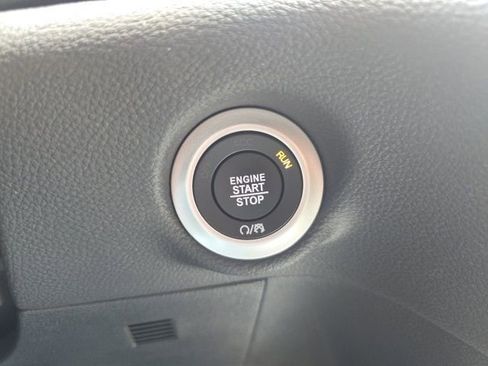 New 2026 Chrysler Pacifica Select image 16