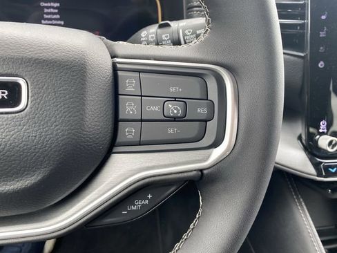 New 2025 Jeep Wagoneer 4WD w/ Convenience Group I image 18