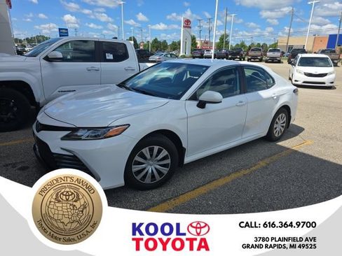 Used 2023 Toyota Camry LE FWD image 1