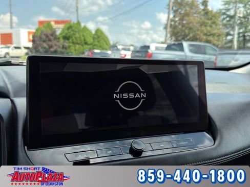 Used 2024 Nissan Rogue SL AWD/4WD image 5
