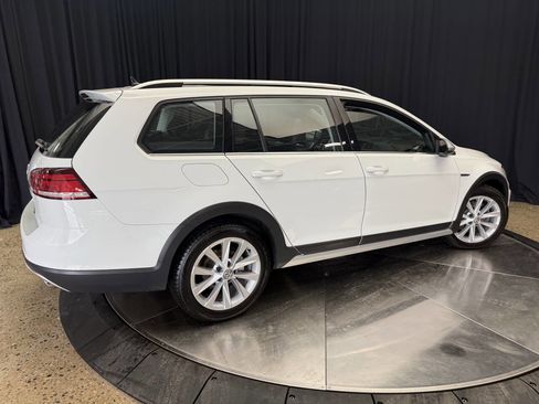 Used 2018 Volkswagen Golf Alltrack SE image 8