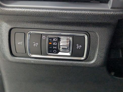 Used 2023 Lincoln Corsair Standard image 12