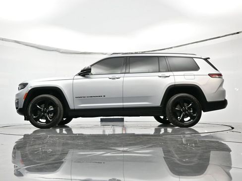 Used 2023 Jeep Grand Cherokee L Limited w/ Luxury Tech Group II image 42