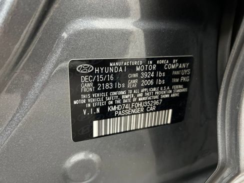 Used 2017 Hyundai Elantra SE image 32