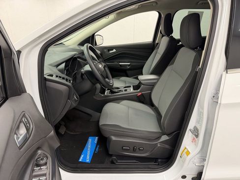 Used 2019 Ford Escape SE image 16