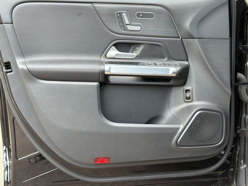 Used 2025 Mercedes-Benz GLB 250 image 14