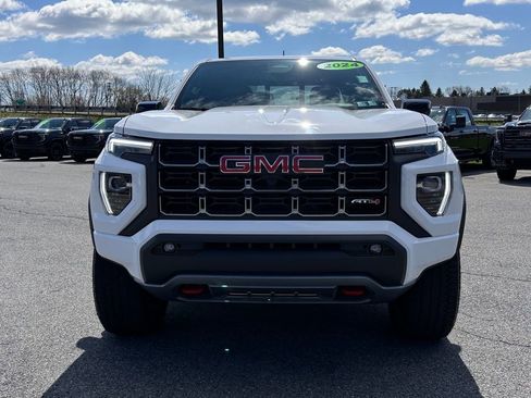 Used 2024 GMC Canyon AT4 w/ Technology Package AWD/4WD image 4