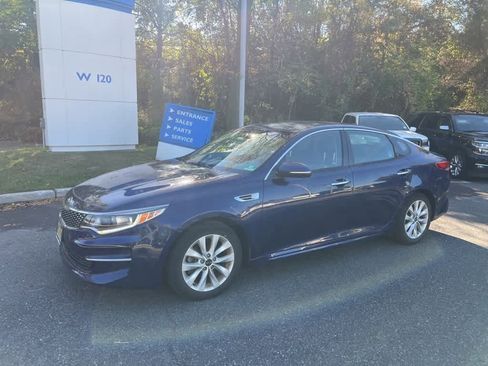 Used 2018 Kia Optima EX image 4