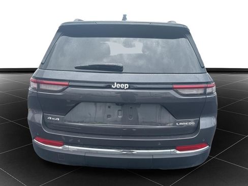 Used 2025 Jeep Grand Cherokee Laredo AWD/4WD image 4