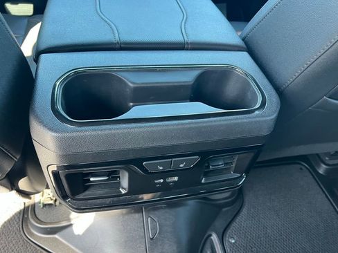 Used 2024 GMC Sierra 2500 AT4 w/ Technology Package image 25