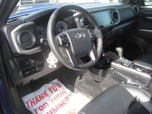 Used 2023 Toyota Tacoma TRD Sport w/ TRD Premium Sport Package image 9