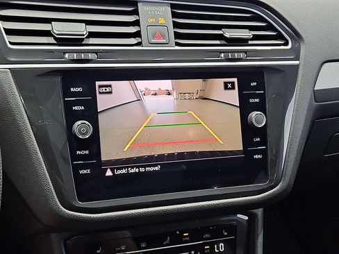 Certified 2024 Volkswagen Tiguan SE R-Line AWD/4WD image 18