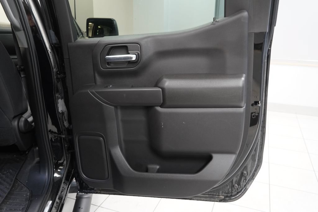 Used 2023 Chevrolet Silverado 1500 Custom Trail Boss w/ 2.7L Blackout Package AWD/4WD image 21