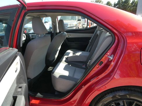 Used 2017 Toyota Corolla LE FWD image 27