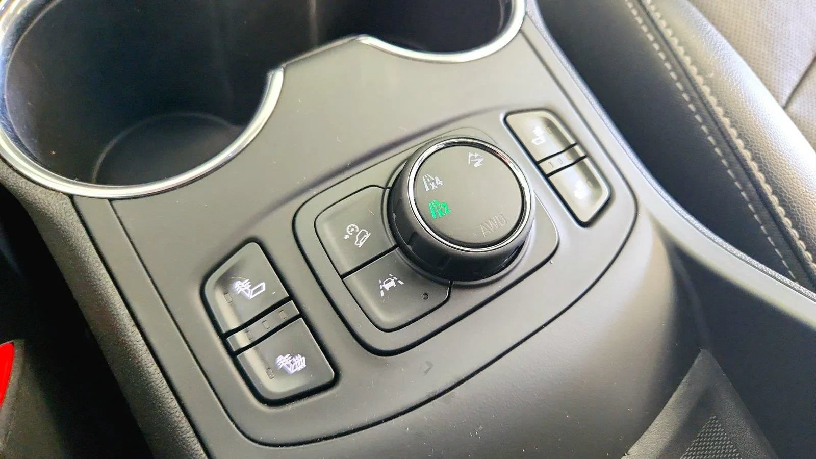 Used 2024 GMC Terrain SLT AWD/4WD image 21