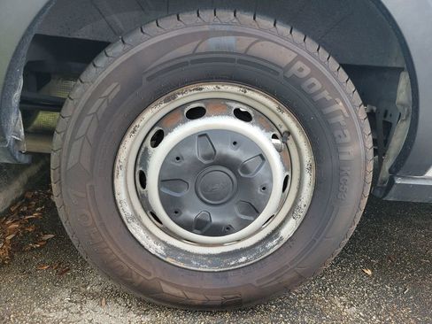 Used 2019 Ford Transit 350 XL image 5