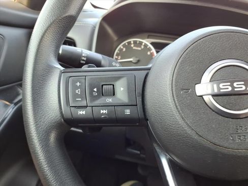 Used 2024 Nissan Rogue S FWD image 16