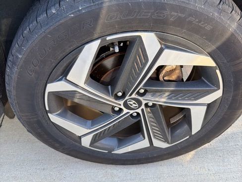 Used 2022 Hyundai Tucson Limited image 16