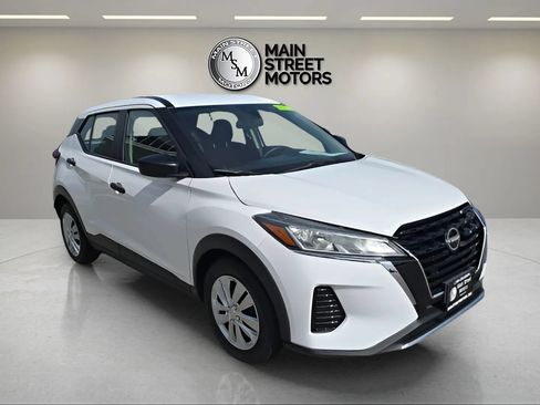 Used 2024 Nissan Kicks S FWD image 7