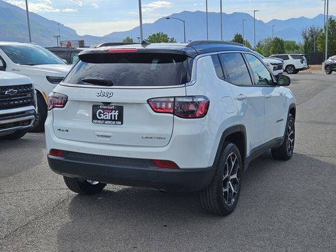 Used 2025 Jeep Compass Limited AWD/4WD image 3