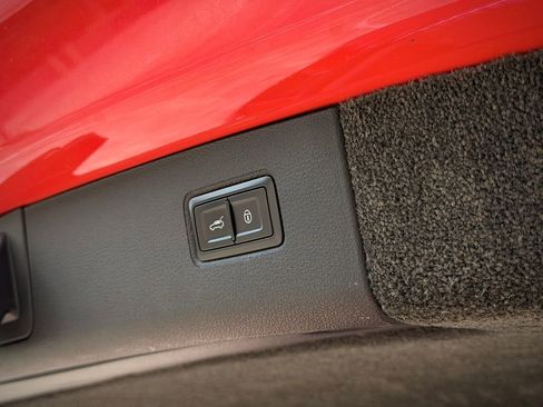 Used 2019 Bentley Bentayga AWD/4WD image 40