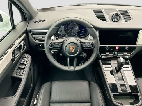 Used 2026 Porsche Macan AWD/4WD image 13