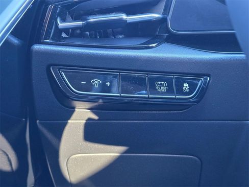 Used 2023 Kia Niro EX image 17