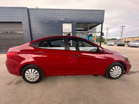 Used 2013 Hyundai Accent GLS FWD image 9